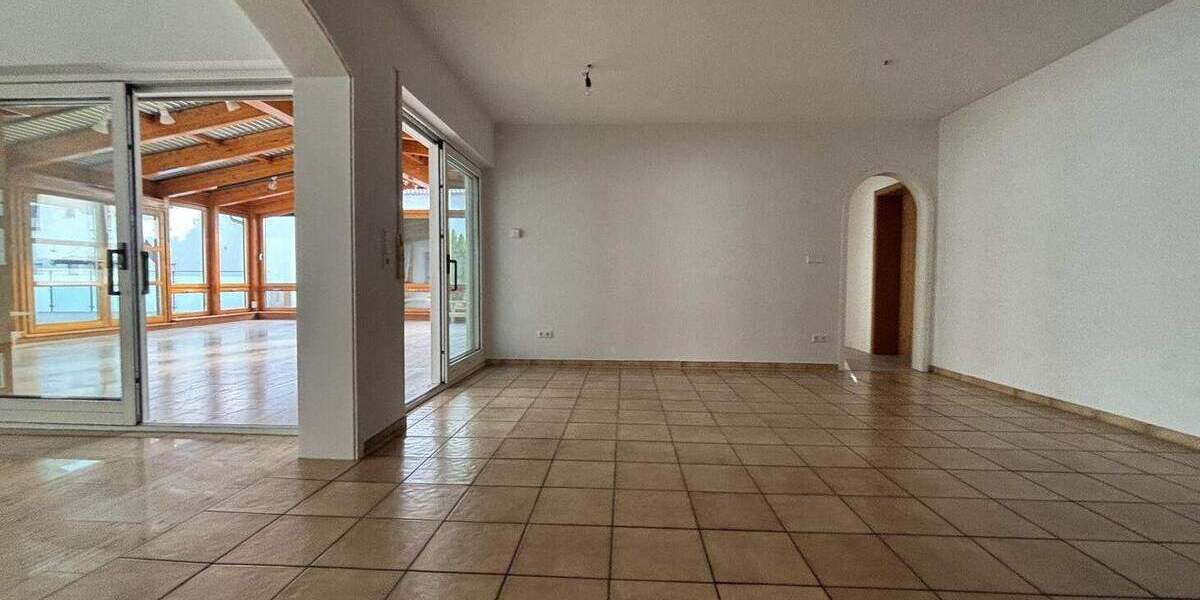 Modernes Wohnen -- ca. 230 qm auf einer Etage! 5 zimmer