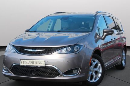 Chrysler Pacifica 83.000 km 26.495 € Frankfurt am Main 60386