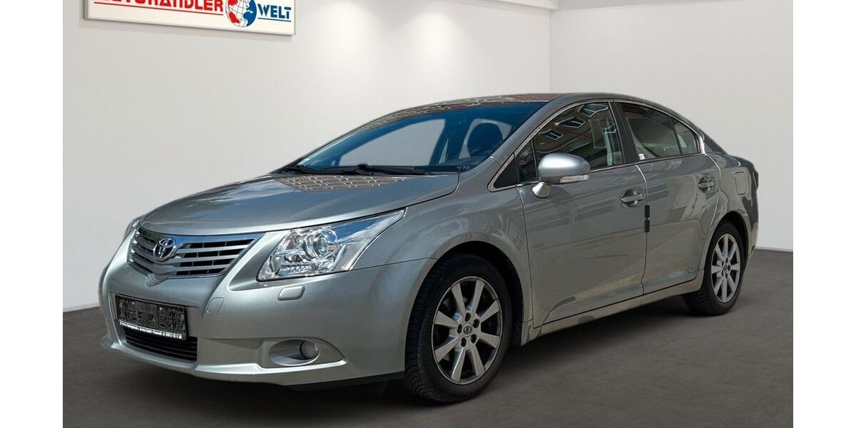 Toyota Avensis 93.512 km 5.999 &euro; Berlin 12681