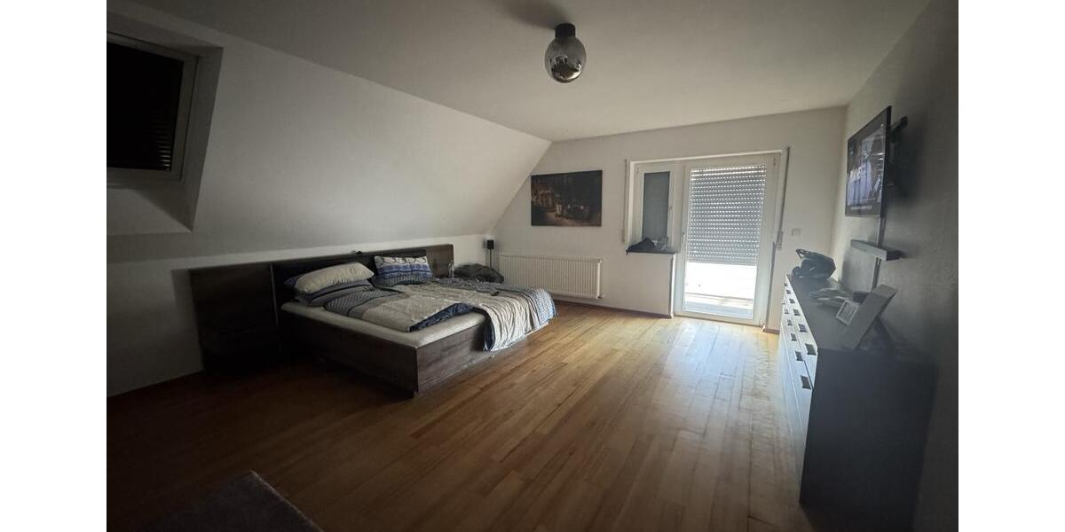 Exklusive 2-Etagen-Wohnung mit Einbauküche, Balkon und Garage zur Miete! 6 zimmer