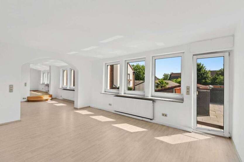 Wohnung zum Kaufen in Neuss Hoisten 449.000 € 140.98 m²