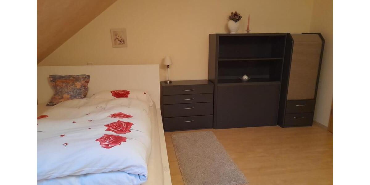 Dachgeschoßwohnung Schwandorf - 1 Zimmer, 30 m&sup2;, 500&euro; | Angebot:26693010