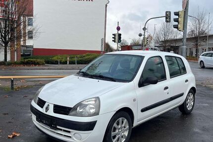 Renault Clio 110.000 km 2.390 &euro; Herford 32049