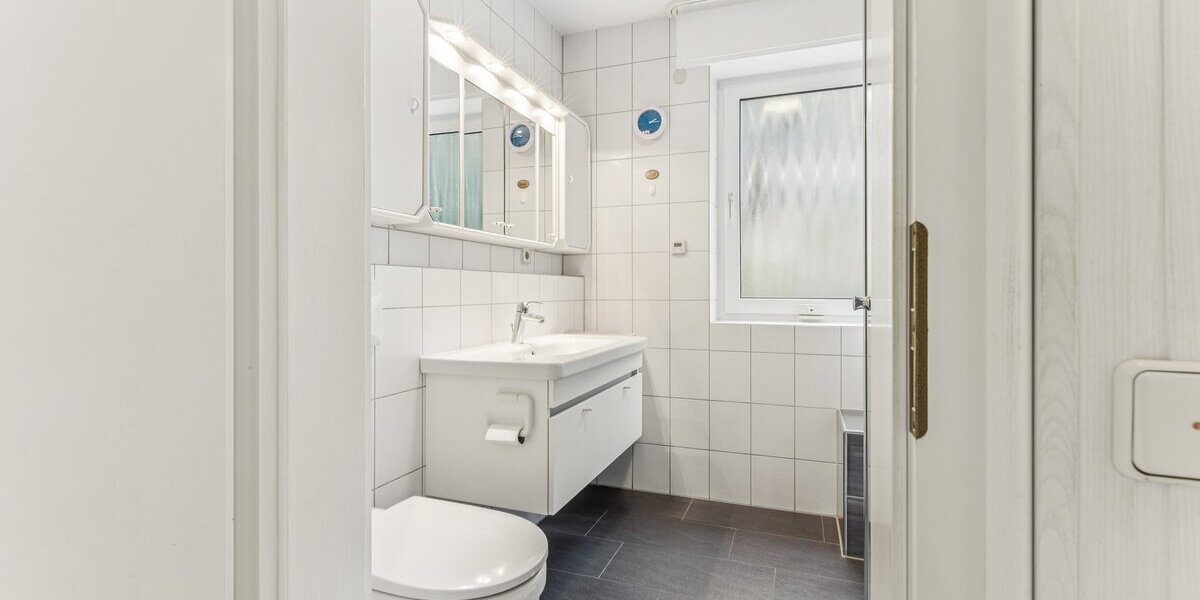 Sofort frei: Gepflegte 2-Zimmer-Erdgeschosswohnung mit großem Balkon & Tiefgaragenstellplatz - Erdgeschoßwohnung Bad Sassendorf | Angebot:25851708