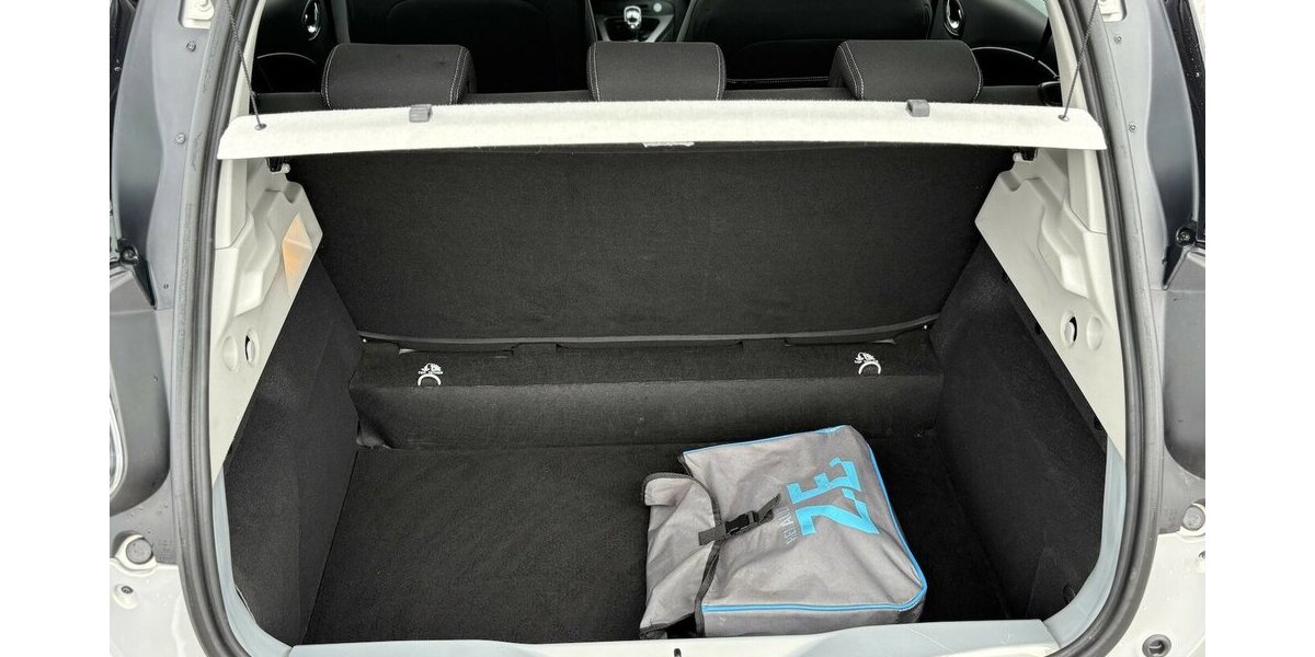 Renault ZOE Intens KEYLESS/TEMPOMAT/KAMERA/NAVI/KLIMA 97.952 km 6.590 &euro; Villingen-Schwenningen 78054