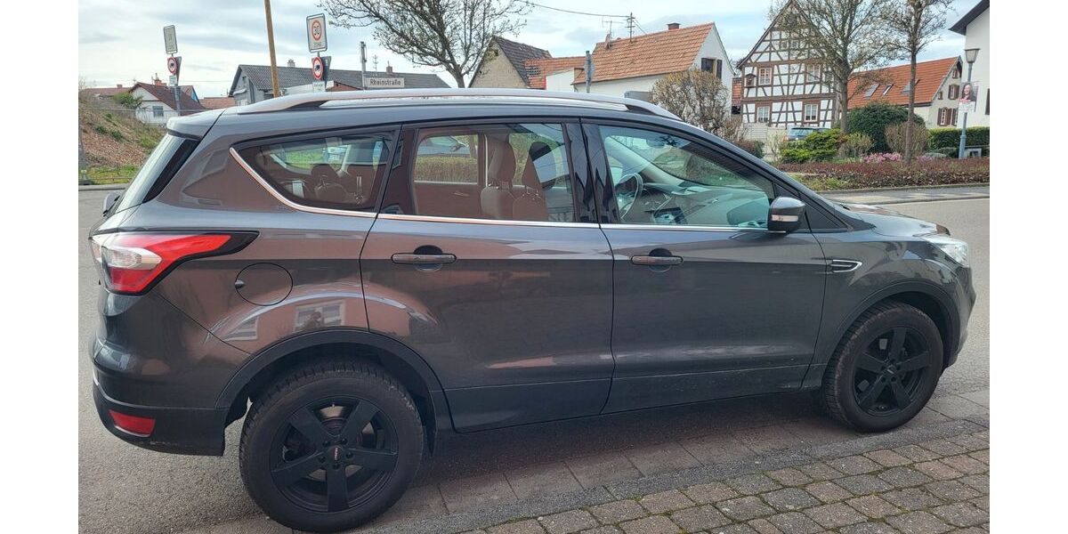 Ford Kuga 79.000 km 15.400 &euro; Hagenbach 76767