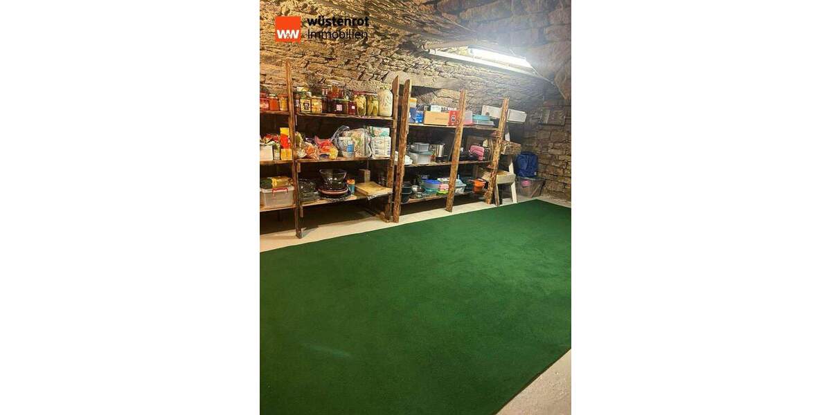 Einfamilienhaus Höchheim - 9 Zimmer, 196 m&sup2;, 240.000&euro; | Angebot:25662319