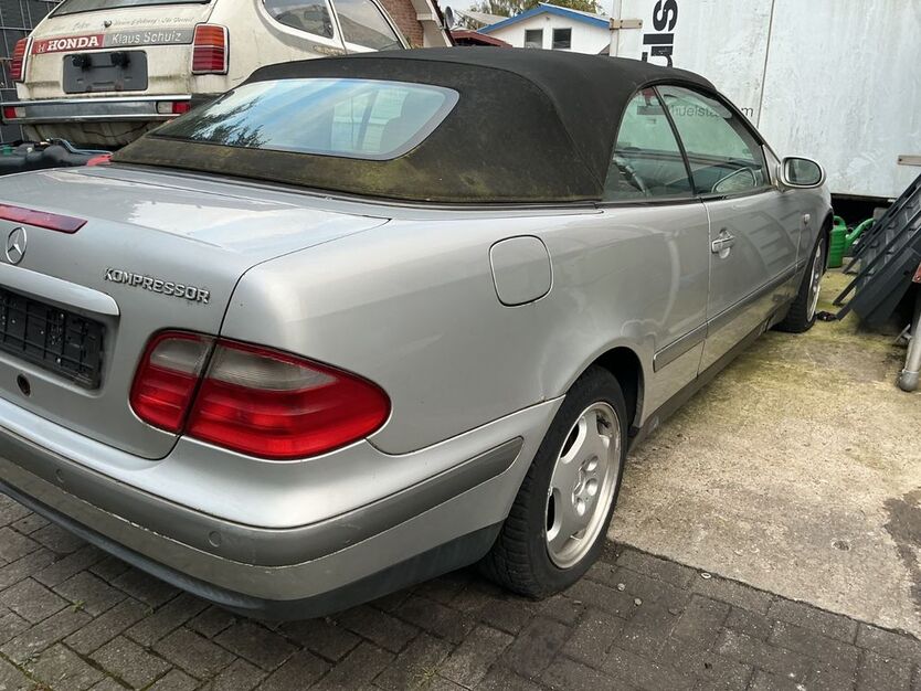 Mercedes-Benz CLK 220 199.000 km 1.350 € Heek-Nienborg 00491725307707 48619