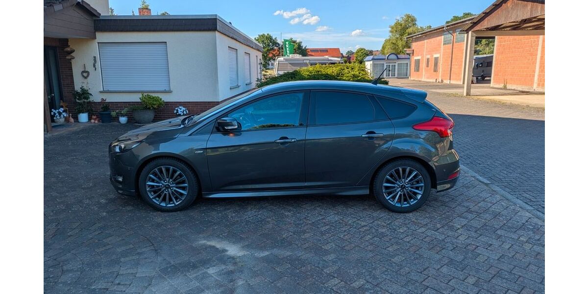 Ford Focus 74.600 km 13.499 &euro; Schrecksbach - Röllshausen 34637