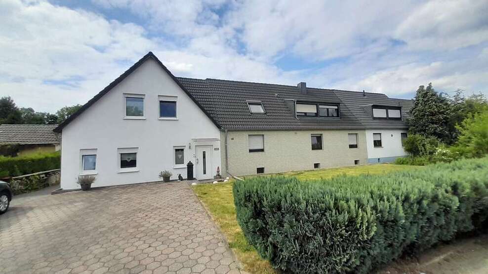 Haus zum Kaufen in Krefeld 644.000 € 220 m²