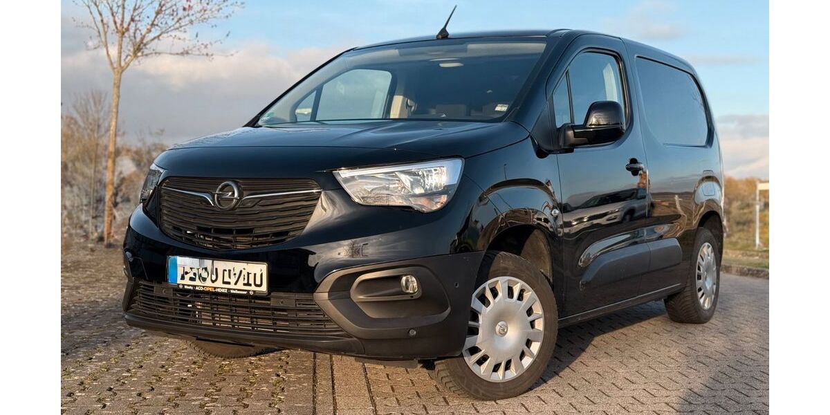 Opel Combo 97.000 km 14.499 &euro; Idstein 65510