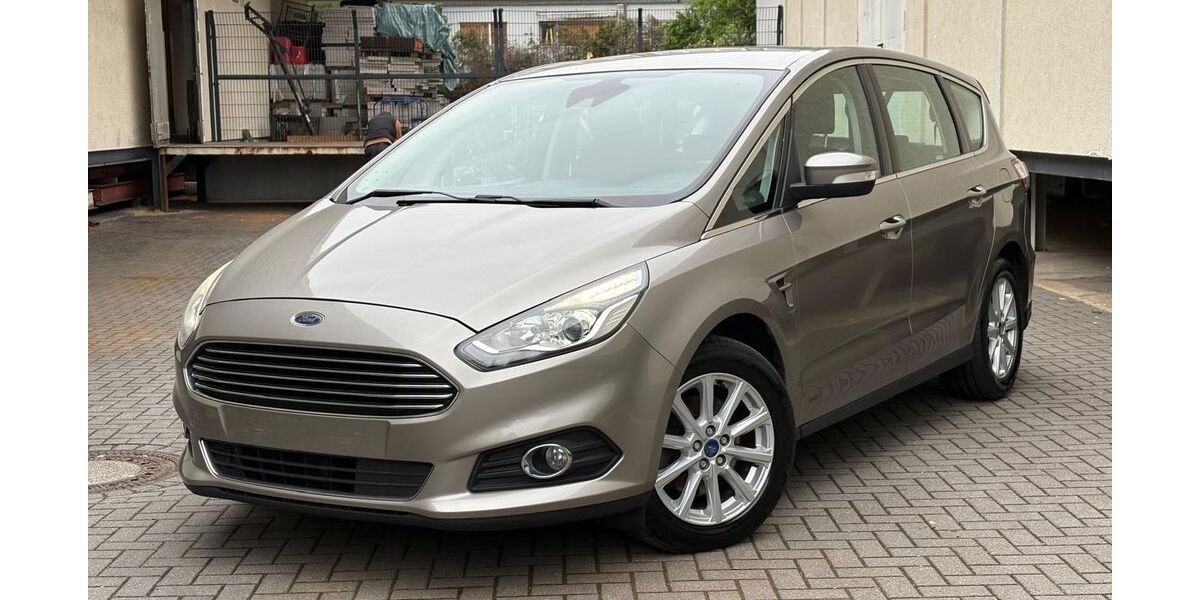 Ford S-Max 205.000 km 8.599 &euro; Berlin 12057