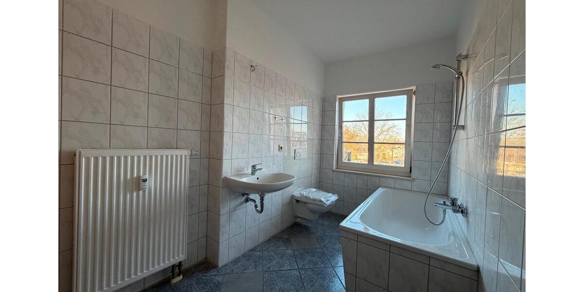 Etagenwohnung Bitterfeld-Wolfen Wolfen - 3 Zimmer, 82 m&sup2;, 540&euro; | Angebot:26001819