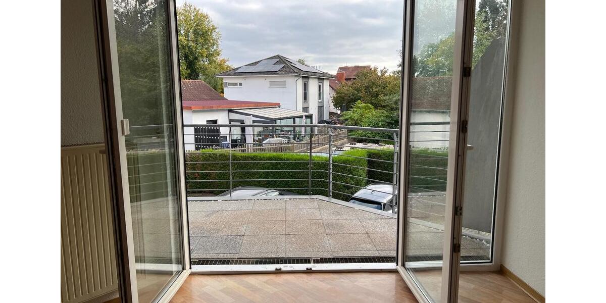 Schöne Wohnung im Ortskern von Schmelz mit Südbalkon 2 zimmer