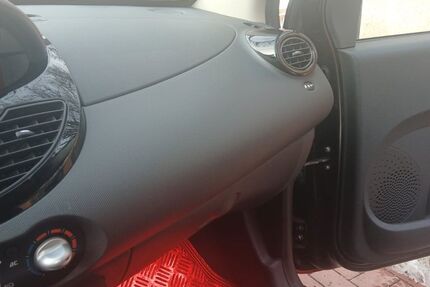 Renault Twingo 123.000 km 4.000 &euro; Crimmitschau 08451