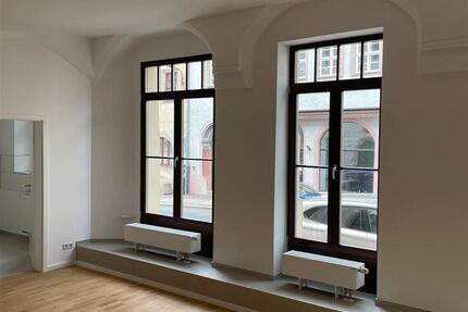 2-Raum-Wohnung auch als Praxis oder Büro für USt. befreites Gewerbe geeignet 2 zimmer