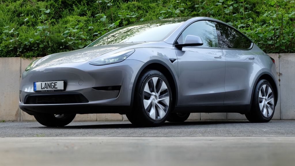 Tesla Model Y 46.528 km 41.980 &euro; Köln 50996