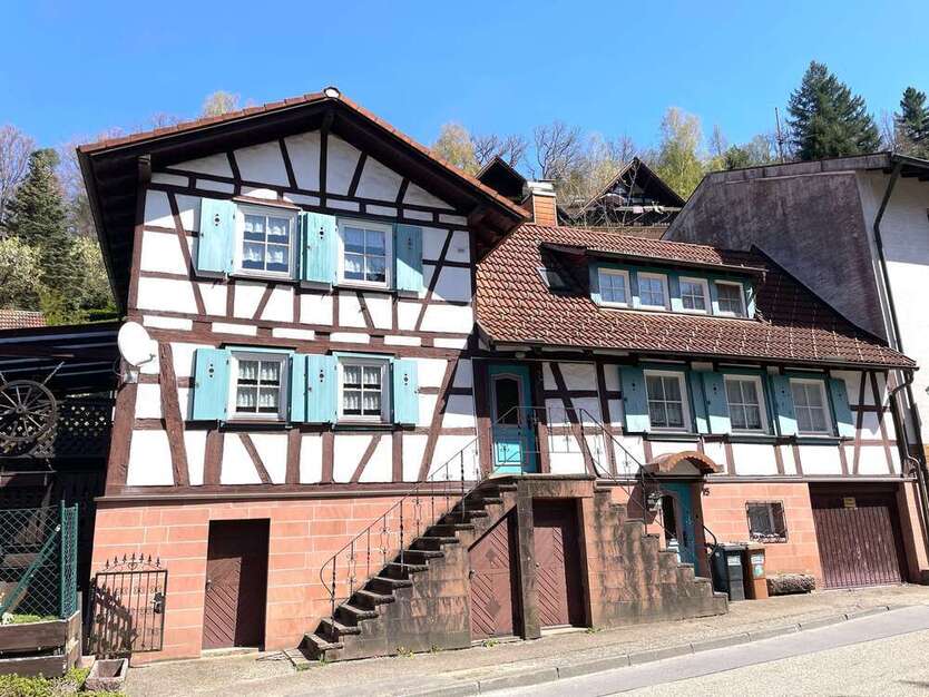 Haus zum Kaufen in Bad Herrenalb 179.000 € 142.6 m²
