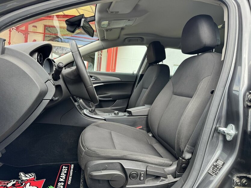 Insignia 1.8 Sportstourer/AHK/NAVI/SHZ/TEMPO/