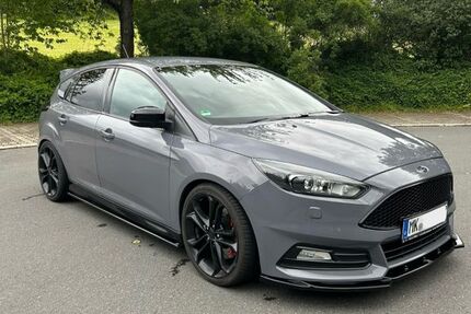 Ford Focus 136.000 km 16.799 &euro; Iserlohn 58642