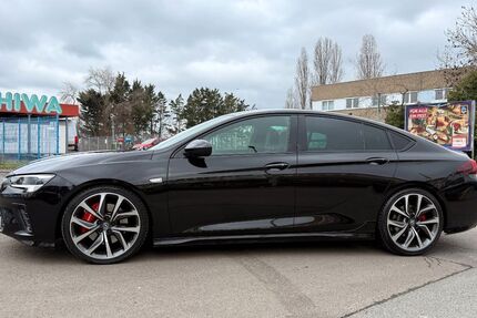 Opel Insignia 84.801 km 24.950 &euro; Raunheim 65479