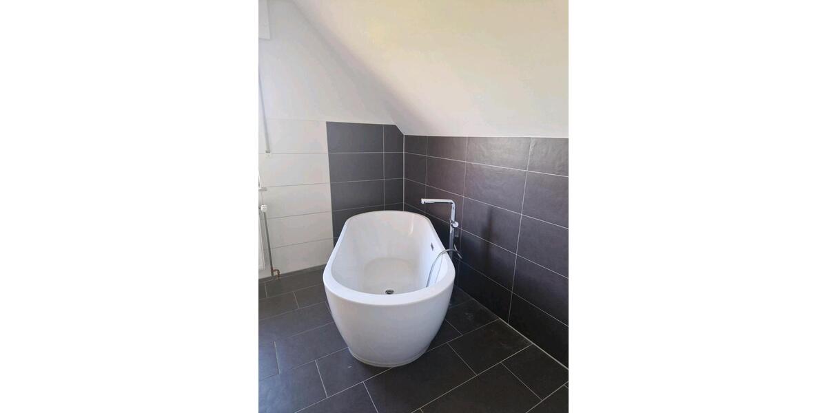 Einfamilienhaus Lotte - 8 Zimmer, 270 m&sup2;, 1.700&euro; | Angebot:25563059