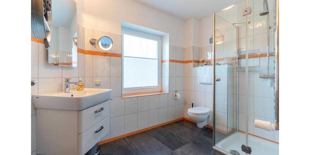 Einfamilienhaus Neukirchen - 6 Zimmer, 161 m&sup2;, 455.000&euro; | Angebot:27004426