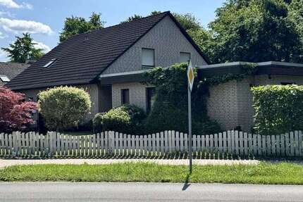 Haus zum Kaufen in Burgwedel 598.000 € 305 m² 9 zimmer