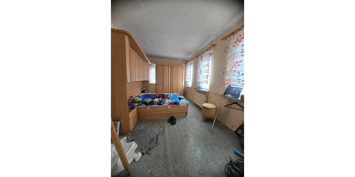 Etagenwohnung Meerane - 8 Zimmer, 180 m&sup2;, 50.000&euro; | Angebot:26757988