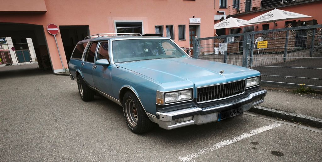 Chevrolet Caprice 1.234 km 14.000 &euro; Laufen 83410