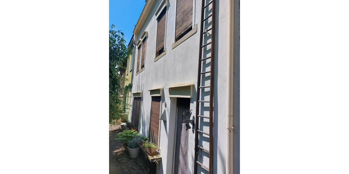 Reihenhaus Zell (Mosel) - 3 Zimmer, 75 m&sup2;, 95.000&euro; | Angebot:27005562