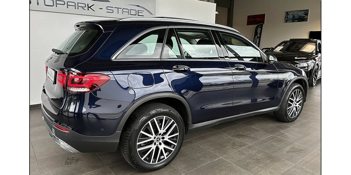 Mercedes-Benz GLC 300 d 4Matic LED Panorama TV AHK Assist. 113.000 km 30.499 &euro; Stade 21682