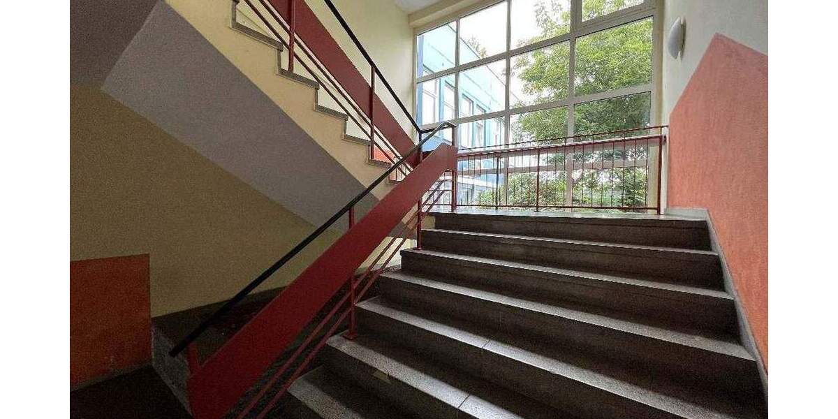 Provisionsfrei: Bürogebäude mit Ausbaupotenzial und genehmigter Hotelperspektive zimmer