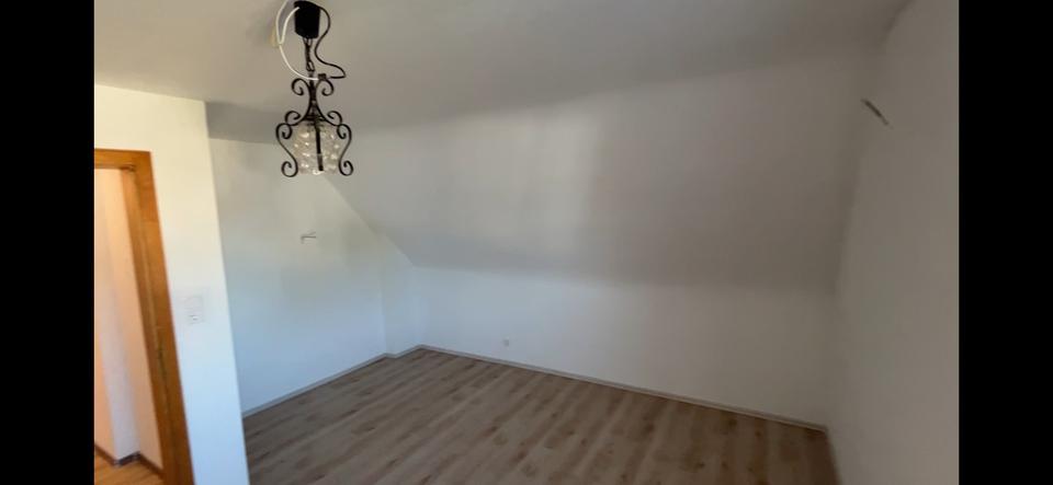 Dachgeschoßwohnung Donaueschingen - 2.5 Zimmer, 77 m&sup2;, 800&euro; | Angebot:26368818