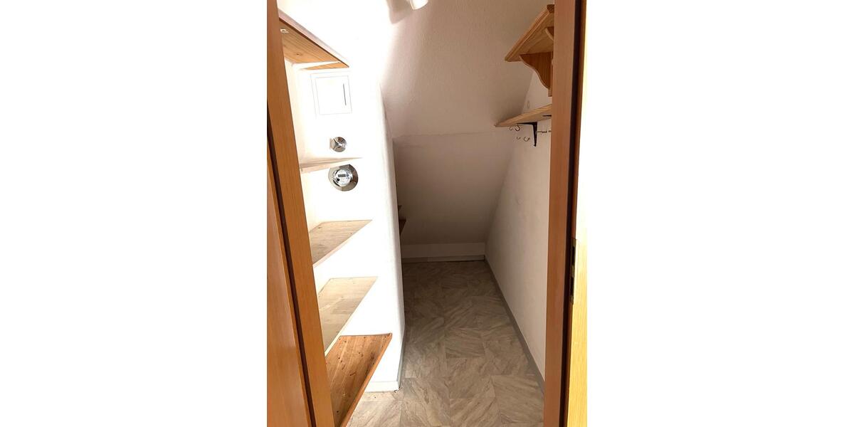 Wohnidylle in 2 Zimmer Wohnung im DG mit Loggia und TG Pkw-Stp. 1 zimmer