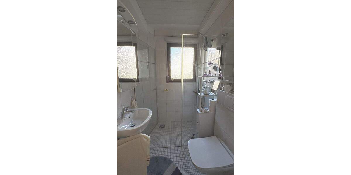 Zweifamilienhaus mit Terrasse, Garten und Garage 7 zimmer