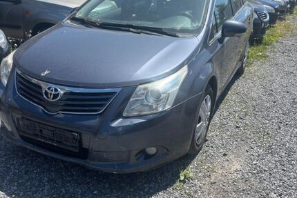 Toyota Avensis 320.000 km 1.999 &euro; Eschhofen 65552