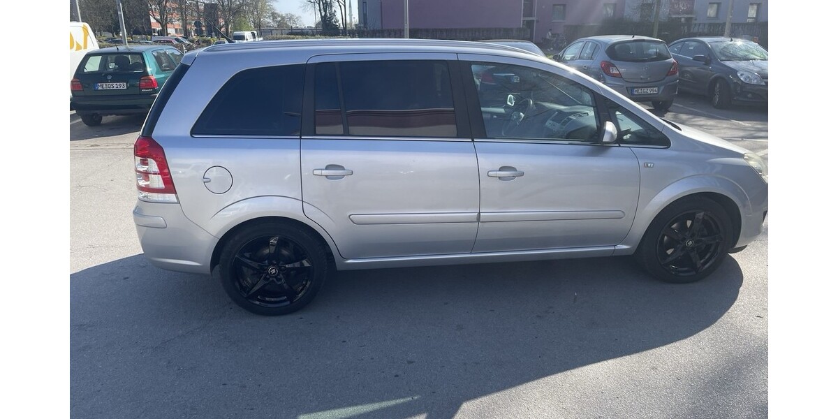 Opel Zafira B 206.843 km 4.300 &euro; Monheim 86653