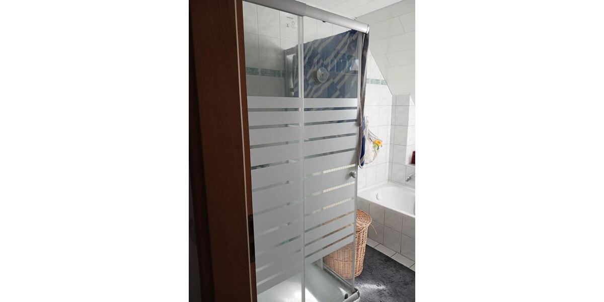 Dachgeschoßwohnung Hage - 3 Zimmer, 80 m&sup2;, 650&euro; | Angebot:26386036