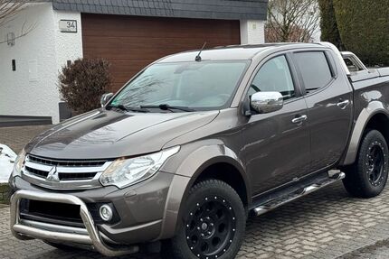 Mitsubishi L200 230.000 km 15.900 &euro; Bruchköbel 63486