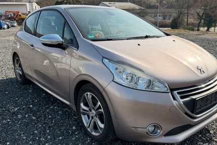 Peugeot 208 200.444 km 1.650 &euro; Biebergemünd-Kassel 63599