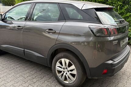 Peugeot 3008 173.498 km 12.495 &euro; Frankfurt am Main 60389