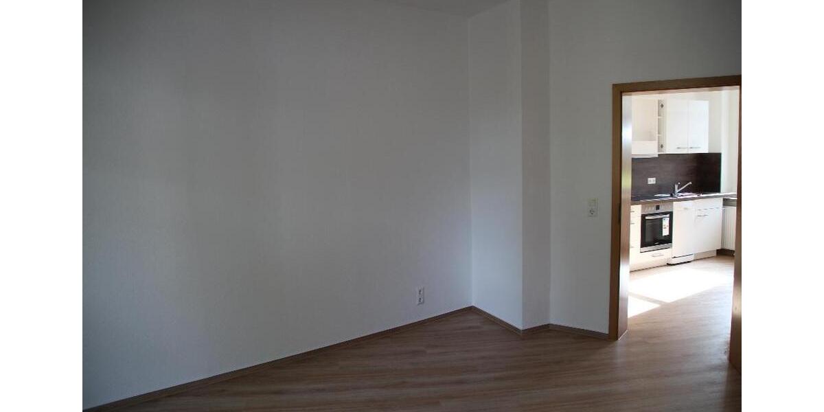 Sanierte 2-Zimmer-Wohnung mit off. Küche und EBK - Stellplatz 2 zimmer