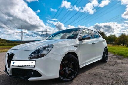 Alfa Romeo Giulietta 171.500 km 8.000 &euro; Altbach 73776