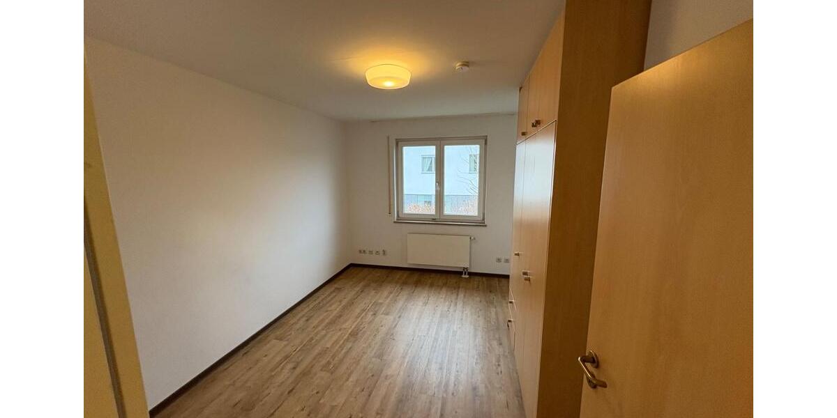 Doppelhaushälfte Weiden in der Oberpfalz - 5 Zimmer, 135 m&sup2;, 1.800&euro; | Angebot:25150280