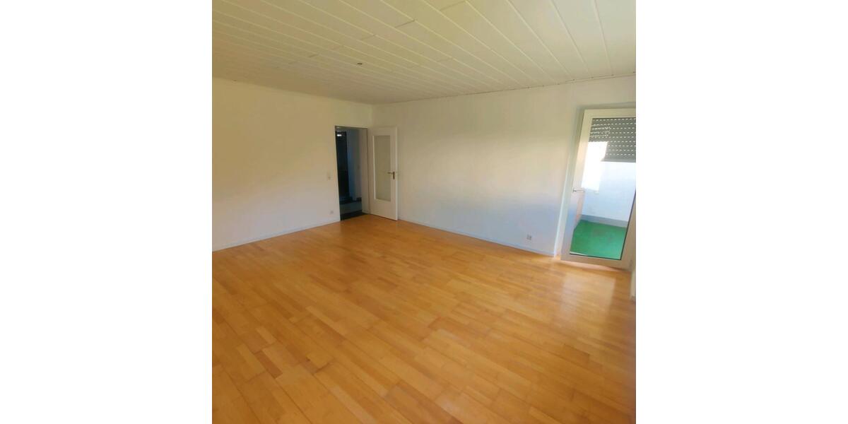 Erdgeschoßwohnung Hennef (Sieg) - 4 Zimmer, 86 m&sup2;, 1.200&euro; | Angebot:26270973