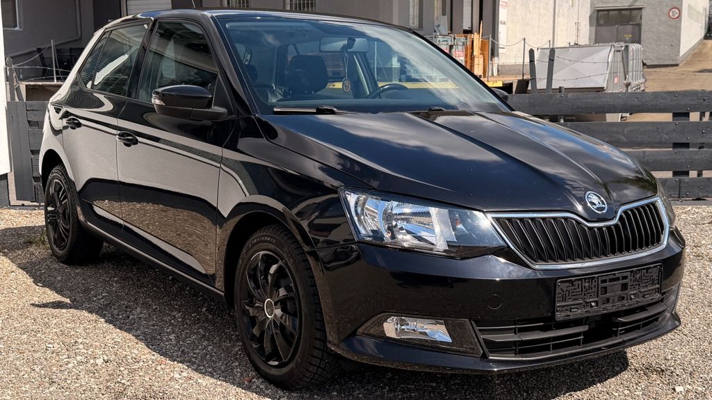 Skoda Fabia 64.300 km 8.990 &euro; Reutlingen 72766