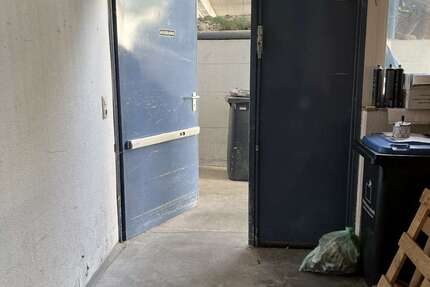 Halle in Leonberg 1.700 € 330 m² zimmer