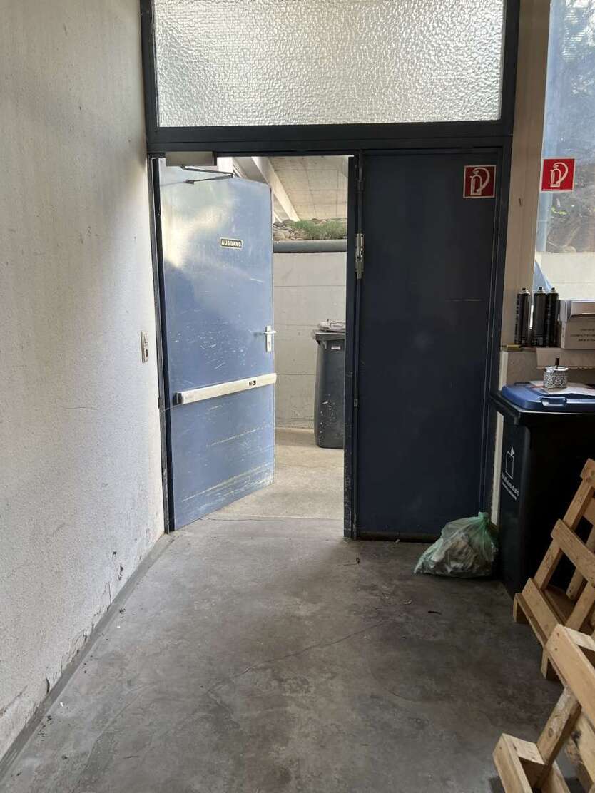 Halle in Leonberg 1.700 € 330 m² zimmer