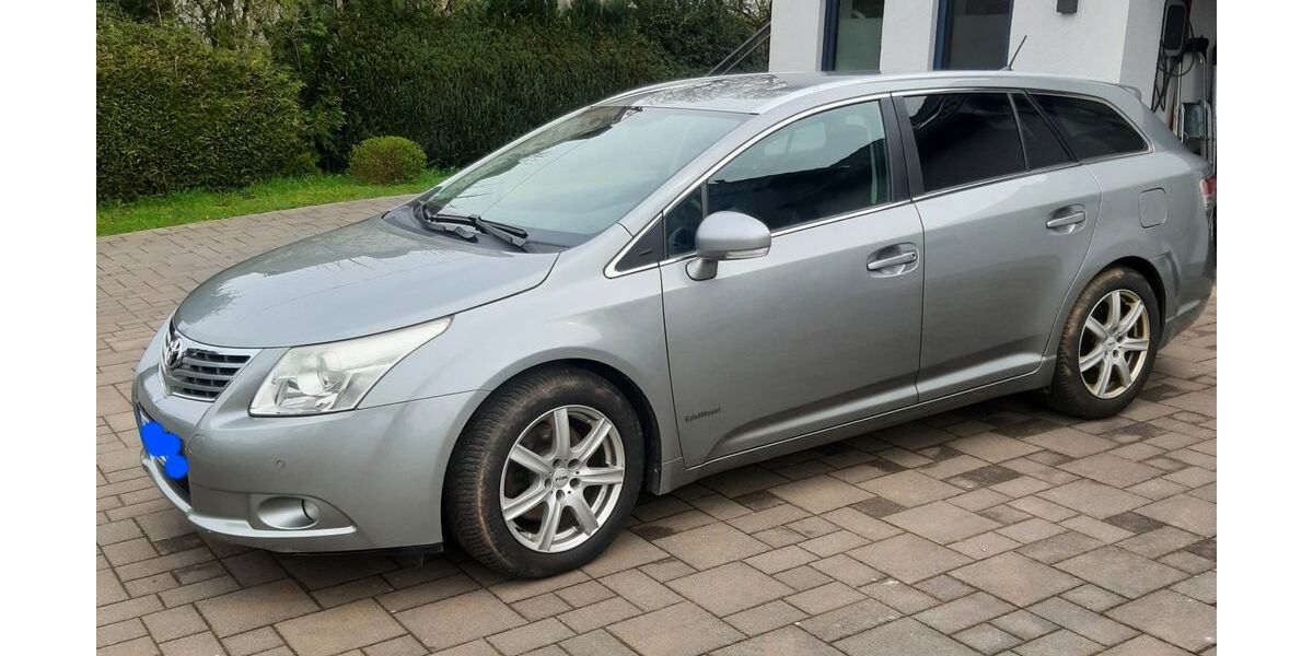 Toyota Avensis 198.700 km 5.800 &euro; Winterspelt 54616